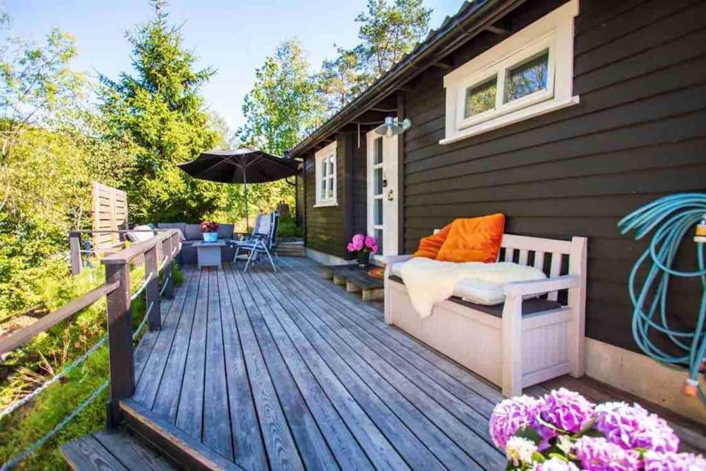 Holiday home Kunstnerhytte Med Panoramautsikt Pa Furuholmen *